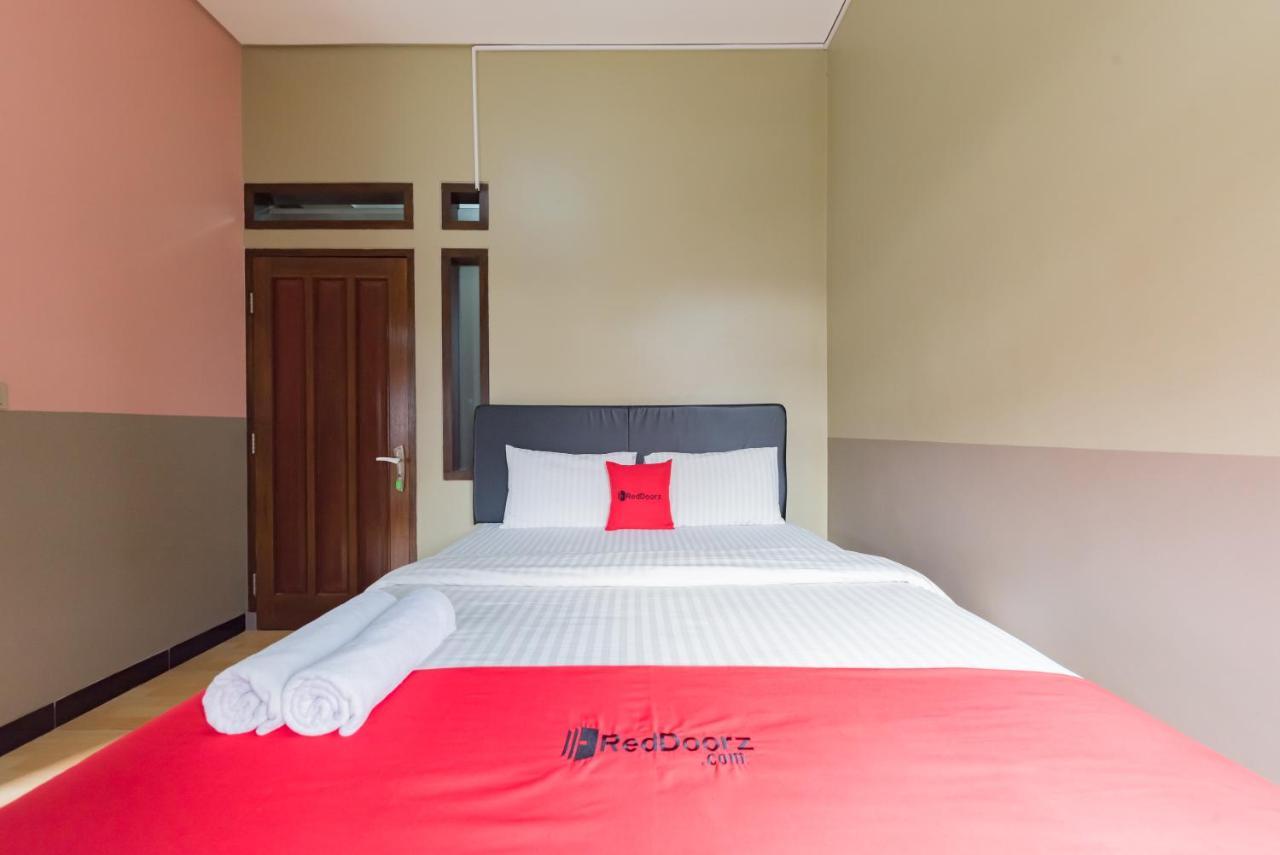 Reddoorz Syariah Near Politeknik Negeri Bandung Campus Hotel Cimahi Kültér fotó