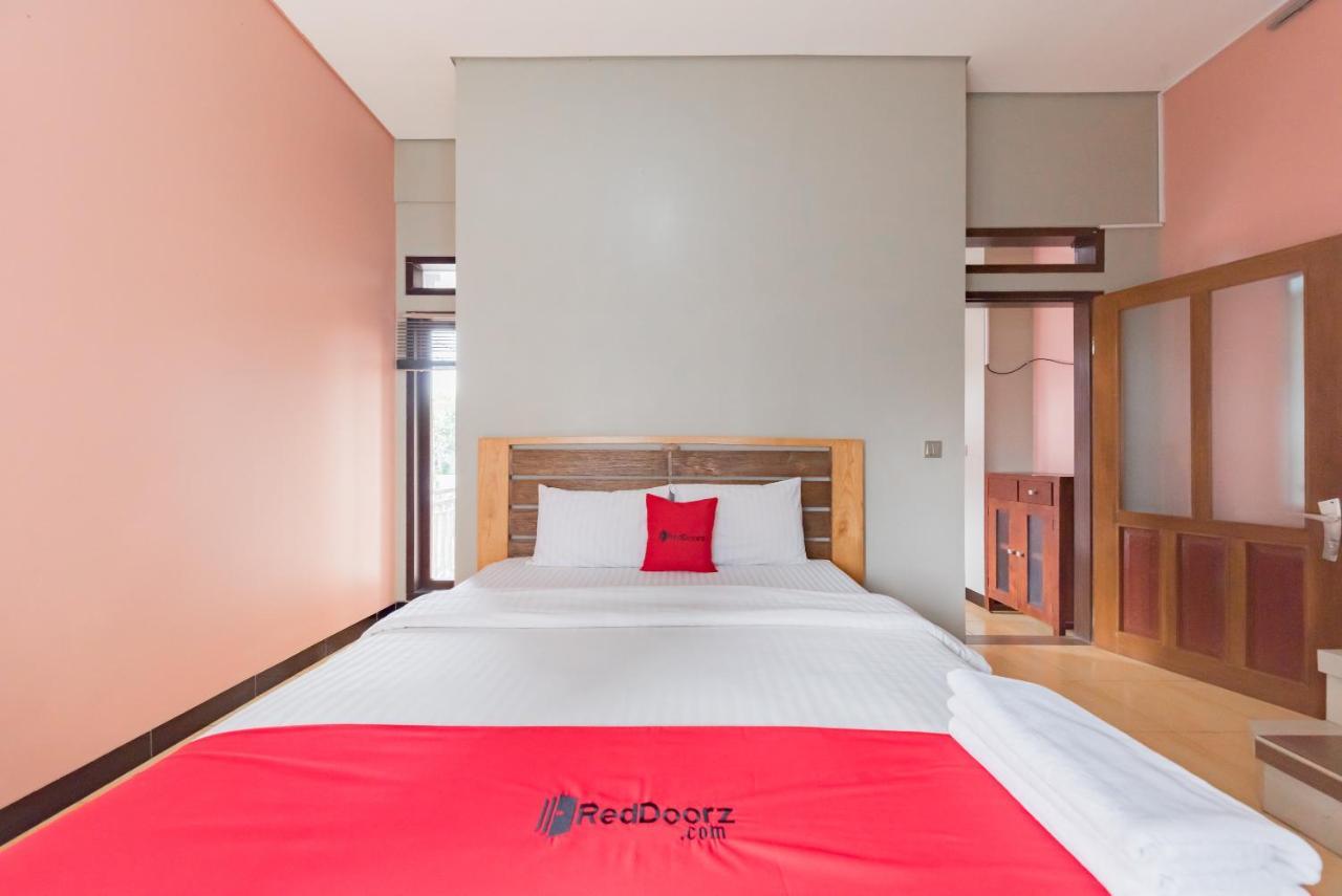 Reddoorz Syariah Near Politeknik Negeri Bandung Campus Hotel Cimahi Kültér fotó