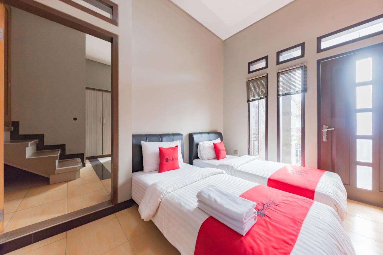 Reddoorz Syariah Near Politeknik Negeri Bandung Campus Hotel Cimahi Kültér fotó