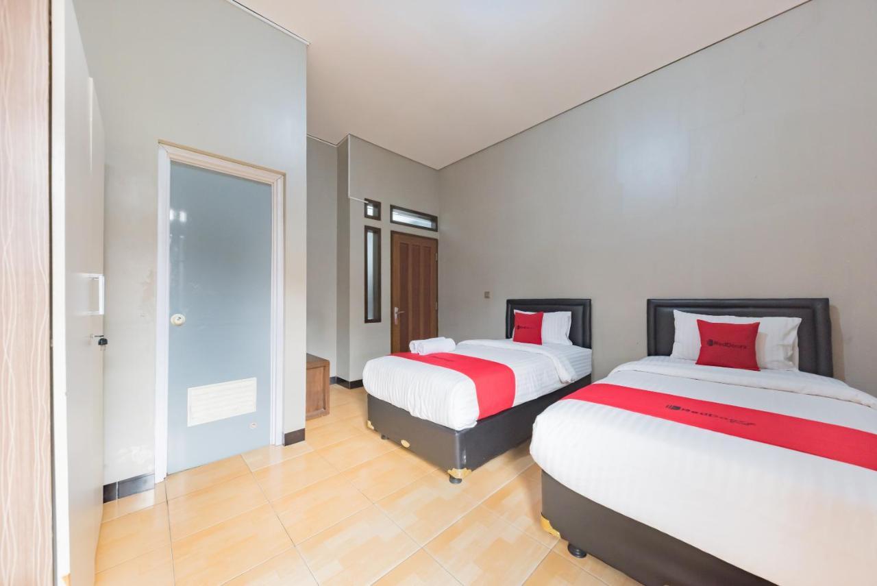 Reddoorz Syariah Near Politeknik Negeri Bandung Campus Hotel Cimahi Kültér fotó